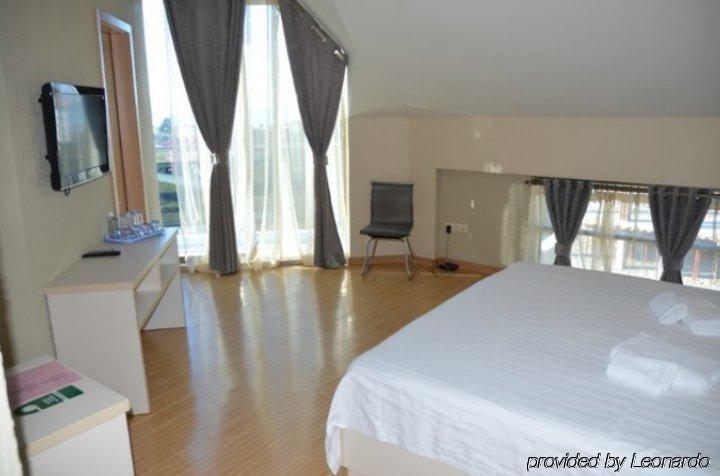 Legacy Hotel Batumi Exterior foto